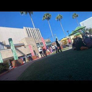 Meet your Posher, Sebastian